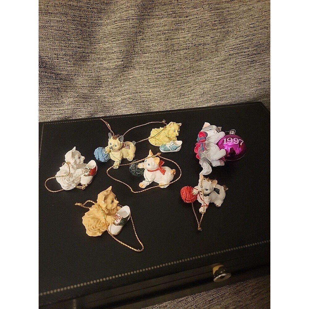 CUTE! Lot Of 7 Kitten Cat Yarn Shoes Small Ornaments 1997 Vtg